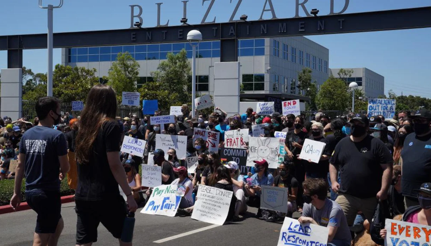 Skandál ohledně obtěžování a diskriminace v Activision Blizzard, společnost čelí žalobě